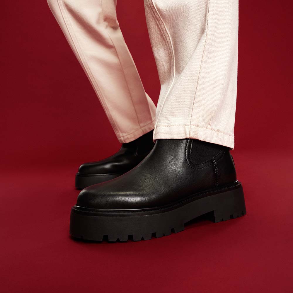 Thalelith Women's Black Ankle Boots